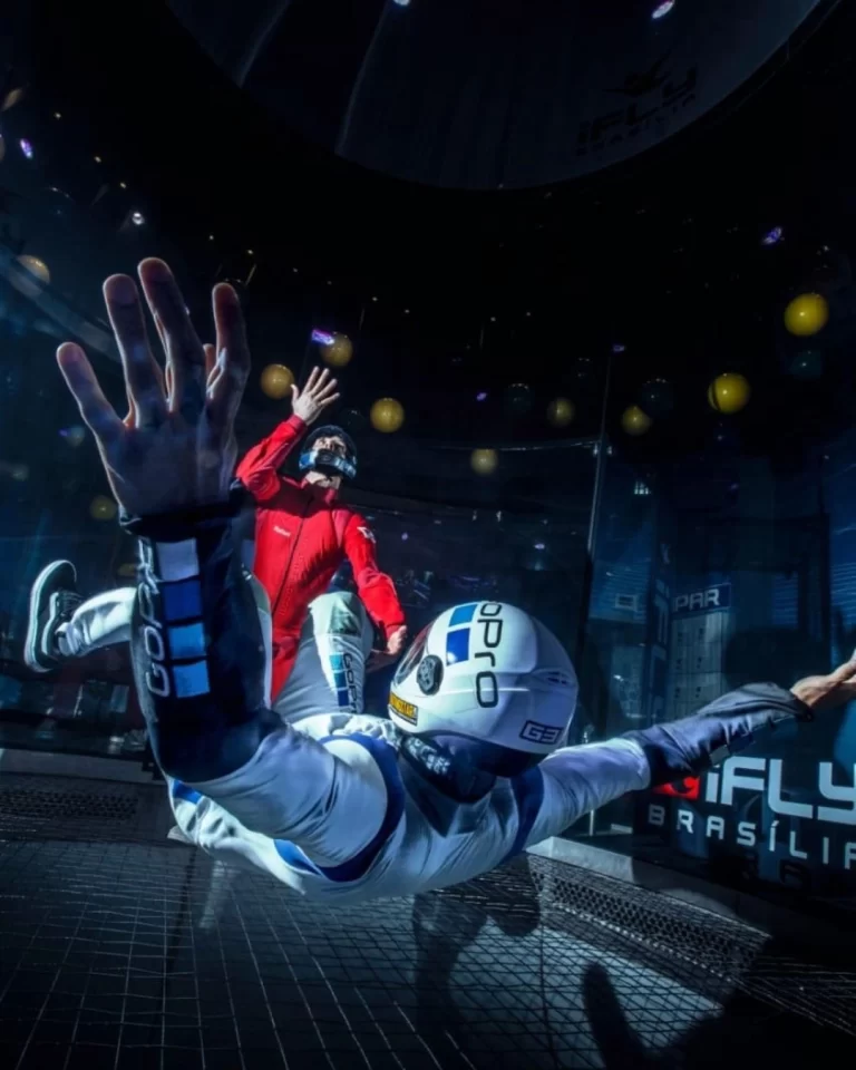 ifly brazil-indoor skydiving-paraquedismo-curso aff-area de salto-coach tunel de vento-salto aff-coach de tunel vento-instrutor de tunel de vento-tunel de vento-ifly brasilia