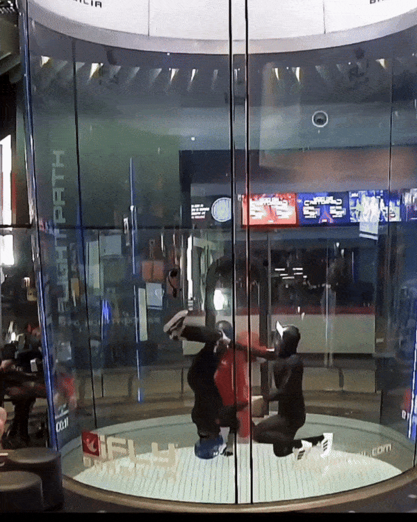 paraquedismo-skydiving indoor-ifly brazil-indoor skydiving-curso aff-area de salto-coach tunel de vento-salto aff-coach de tunel vento-instrutor de tunel de vento-tunel de vento-ifly brasilia