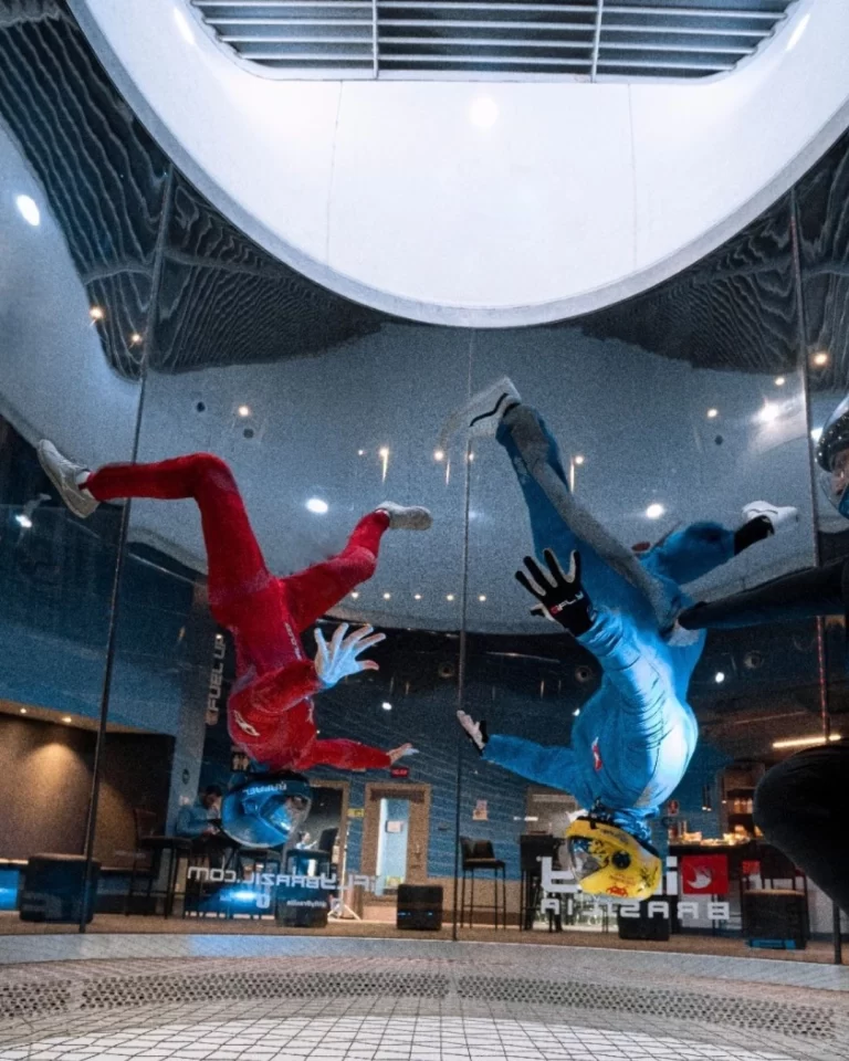 skydiving indoor-ifly brazil-indoor skydiving-paraquedismo-curso aff-area de salto-coach tunel de vento-salto aff-coach de tunel vento-instrutor de tunel de vento-tunel de vento-ifly brasilia